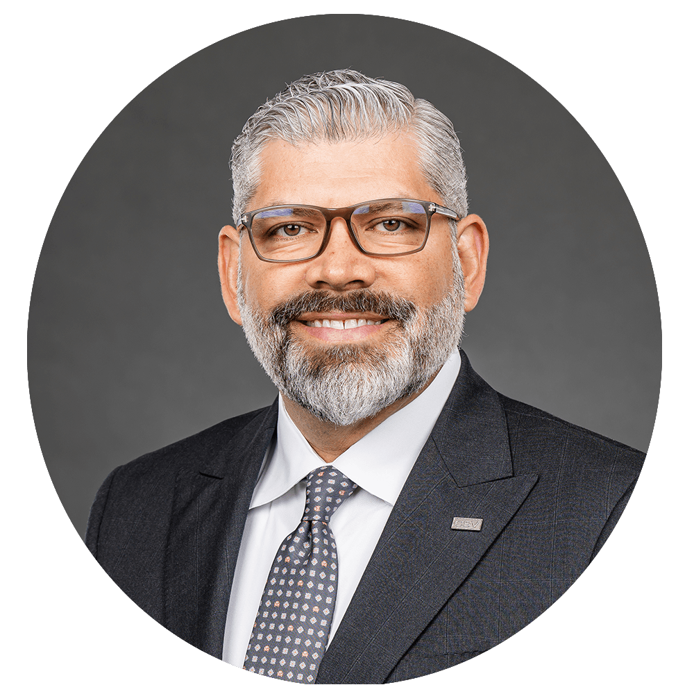 Carlos R Quezada Headshot